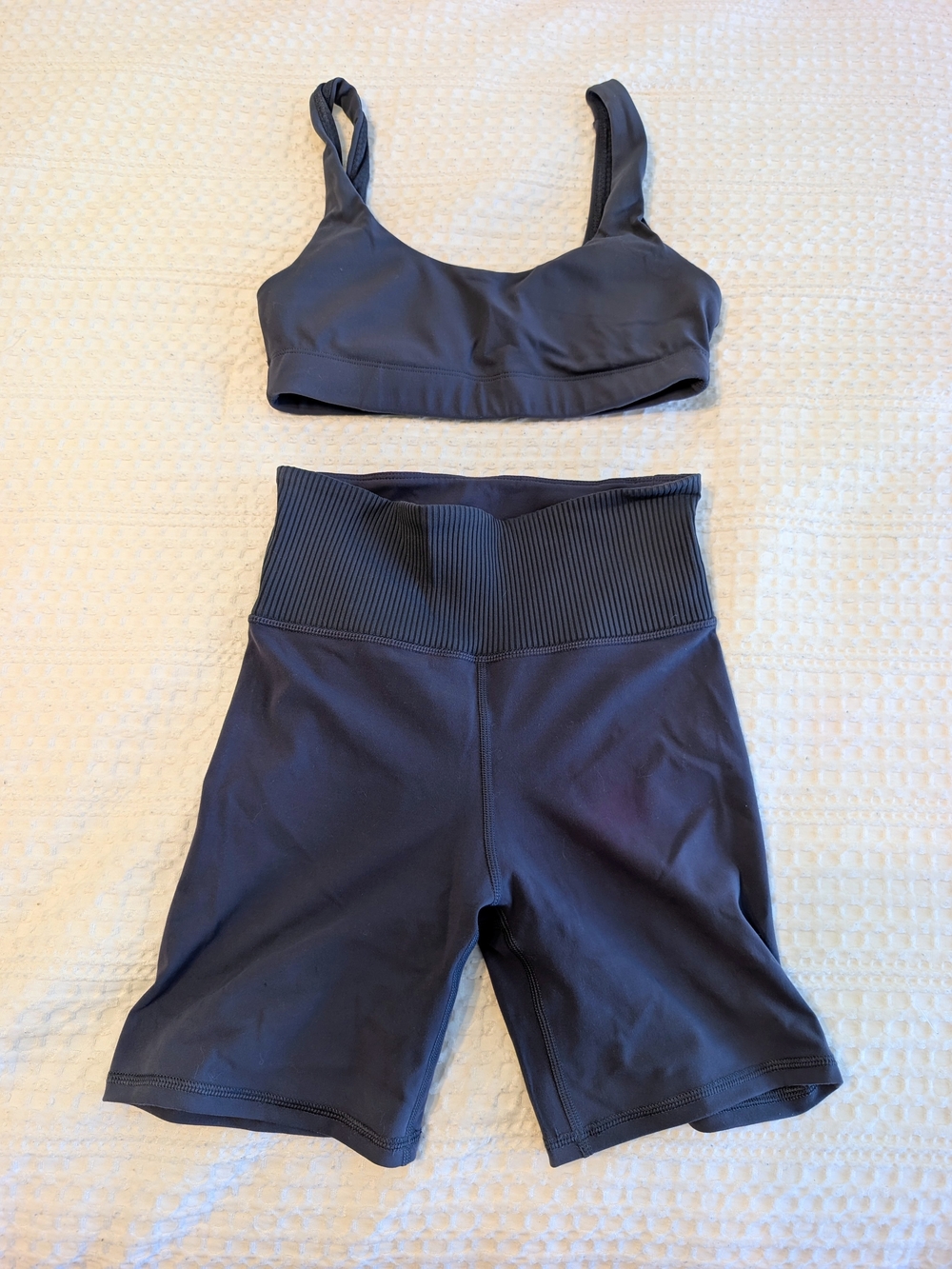 Vuori Two Piece Matching Workout Set Sports Bra & Ribbed Bike Shorts Blue/Grey